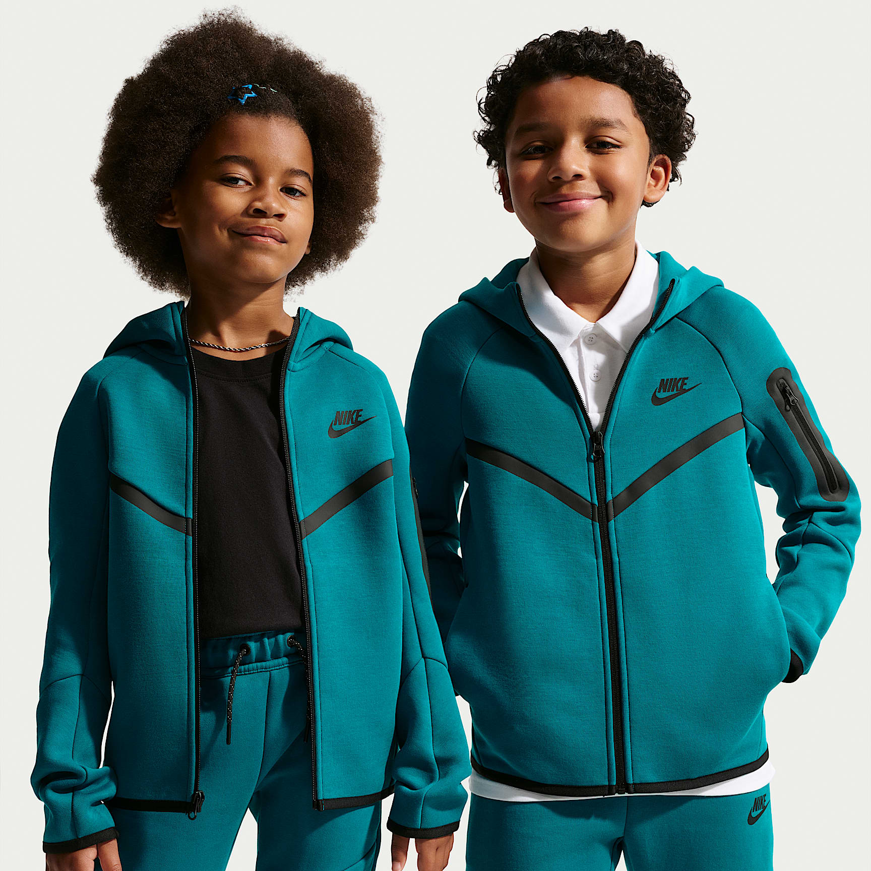 Nike Sportswear Tech Fleece Older Kids' Full-Zip Hoodie. Nike LU